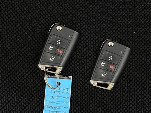 Used 2022 Volkswagen Tiguan S FWD image 9