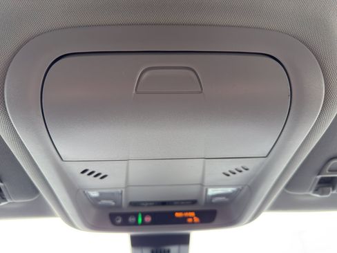 Used 2022 Chevrolet Equinox LT image 23