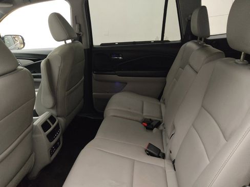 Used 2016 Honda Pilot Touring image 18