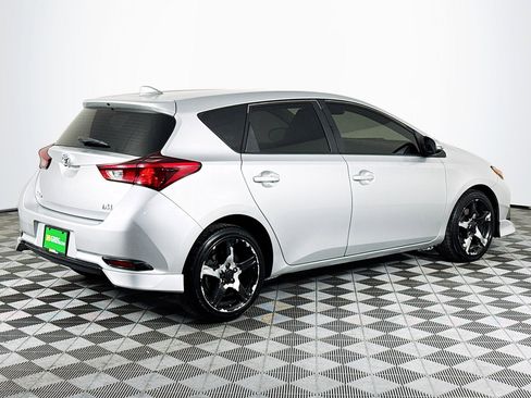 Used 2017 Toyota Corolla iM image 10