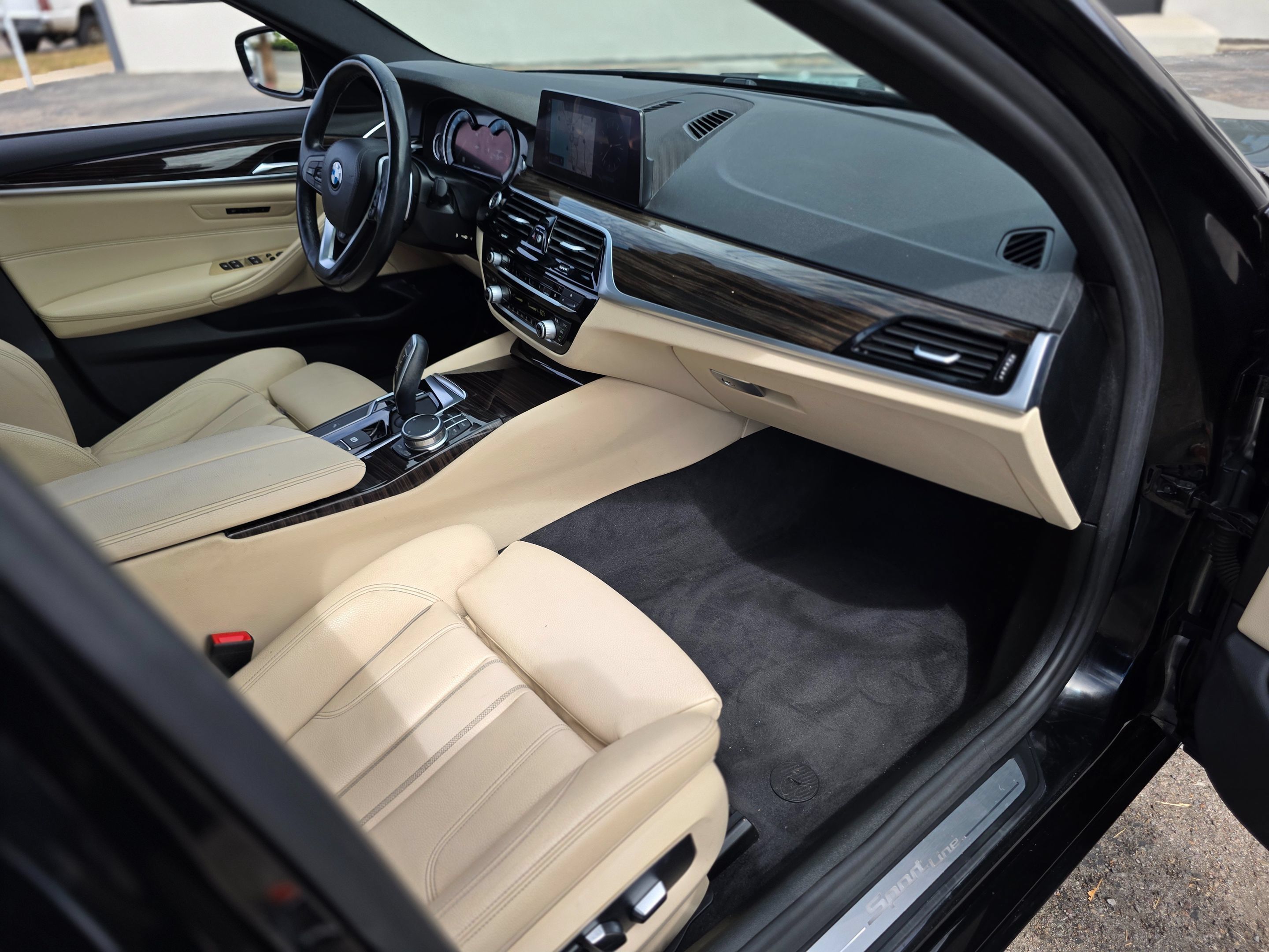 Used 2019 BMW 540i w/ Convenience Package RWD image 11
