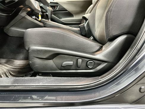Used 2025 Subaru Crosstrek 2.0i Premium image 12