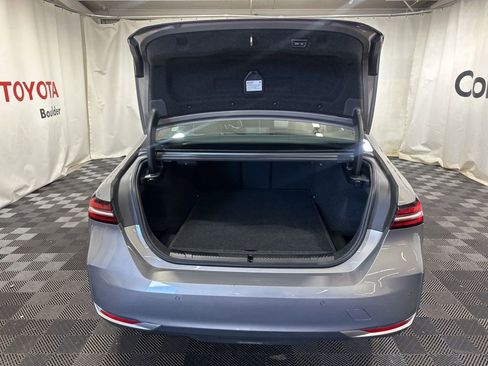 Used 2024 BMW 530i xDrive w/ Premium Package image 17