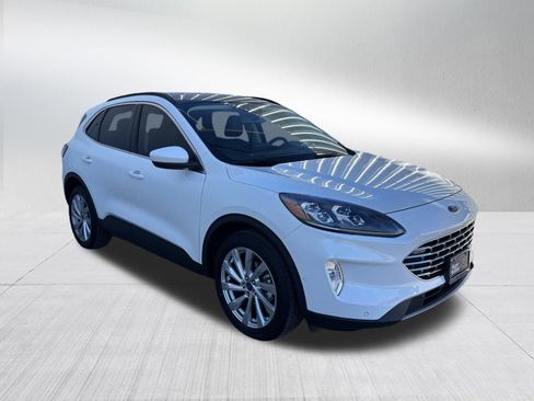 Used 2022 Ford Escape Titanium w/ Titanium Elite Package image 3