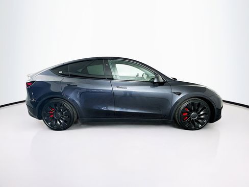 Used 2024 Tesla Model Y Performance image 10