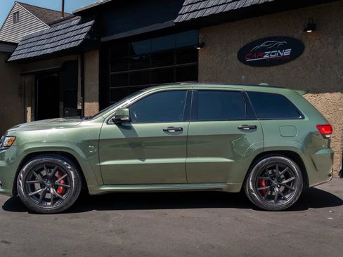 Used 2020 Jeep Grand Cherokee SRT w/ Trailer Tow Group IV AWD/4WD image 2