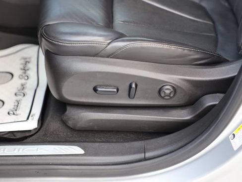 Used 2019 Buick Envision Premium AWD/4WD image 17