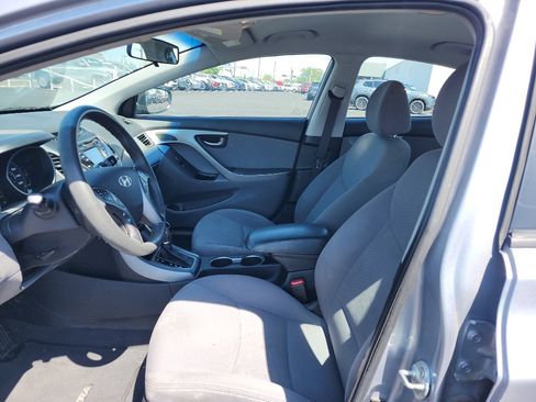 Used 2015 Hyundai Elantra SE w/ Option Group 02 FWD image 16
