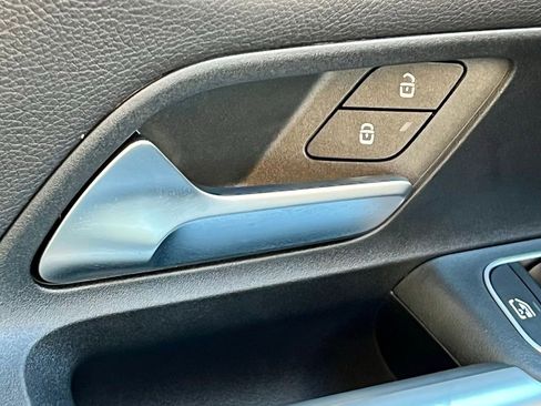 Certified 2025 Mercedes-Benz GLB 250 4MATIC image 31