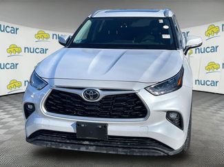Used 2023 Toyota Highlander XLE video 2