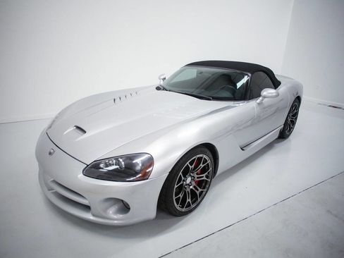 Used 2003 Dodge Viper SRT-10 image 14
