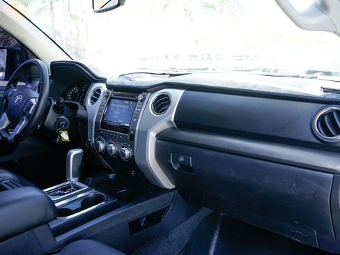 Used 2019 Toyota Tundra SR5 w/ SR5 Upgrade Package AWD/4WD image 34