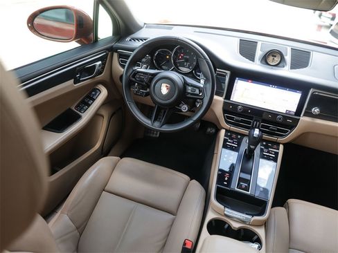 Certified 2022 Porsche Macan GTS image 33