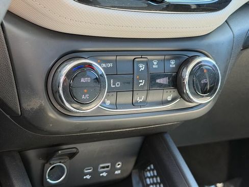Used 2021 Chevrolet TrailBlazer LT w/ Convenience Package FWD image 22
