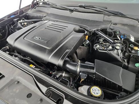 Certified 2025 Land Rover Discovery Dynamic SE AWD/4WD image 19