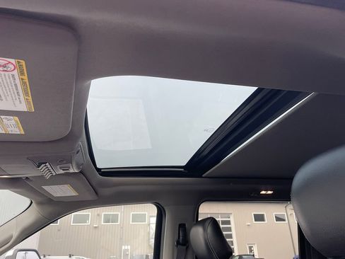 Used 2017 Ford F250 Lariat w/ Chrome Package image 38