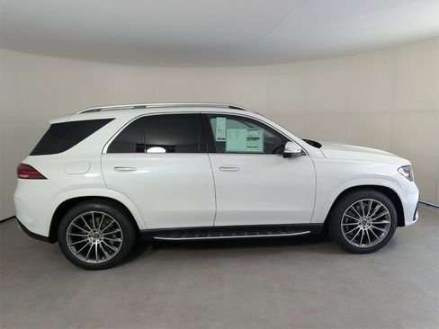 New 2026 Mercedes-Benz GLE 450 4MATIC image 3