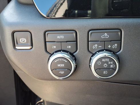 New 2026 GMC Sierra 1500 Elevation image 16