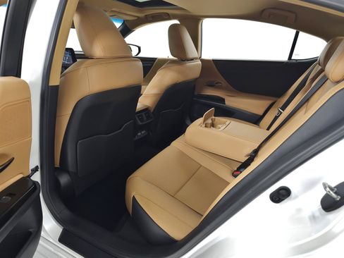 Used 2025 Lexus ES 350 w/ Premium Package FWD image 31