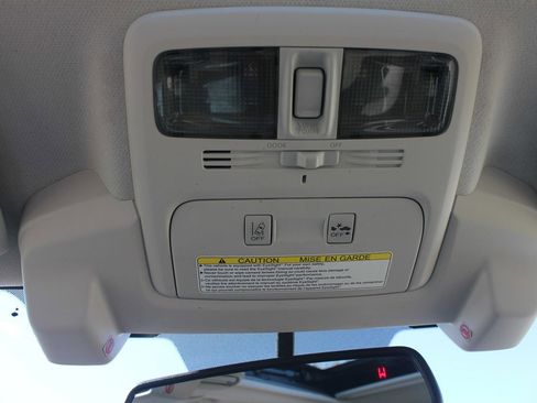 Used 2015 Subaru Forester 2.5i Limited image 26