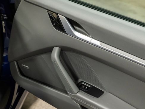 Used 2020 Porsche 911 Carrera w/ Premium Package image 43