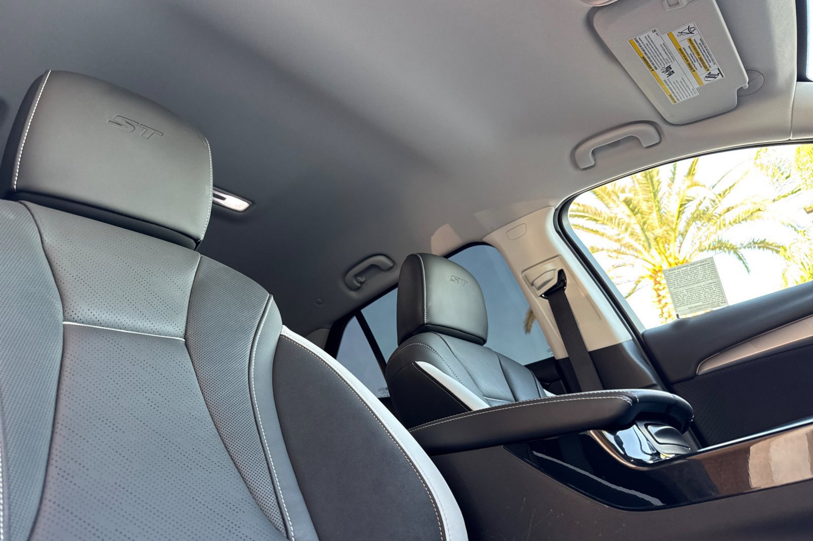 Certified 2025 Buick Envision Sport Touring AWD/4WD image 18