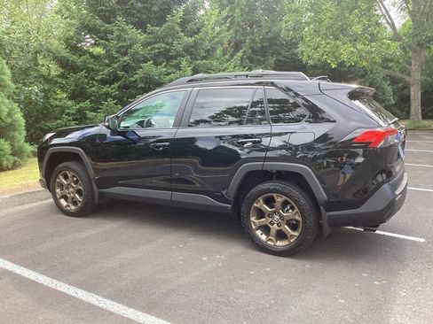 Used 2023 Toyota RAV4 AWD Hybrid image 9
