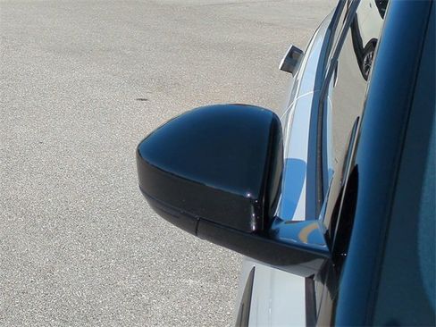 Used 2026 Land Rover Range Rover Evoque S image 12