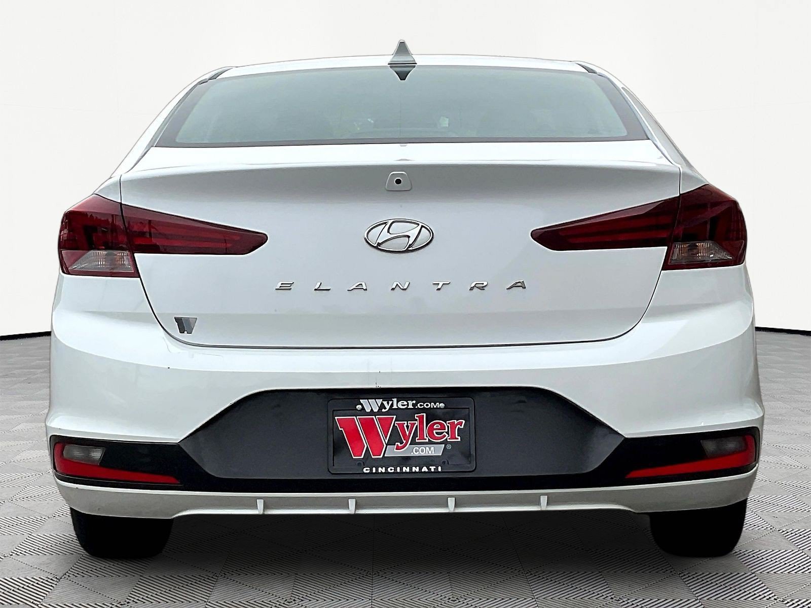 Used 2020 Hyundai Elantra SEL w/ Cargo Package (C1) FWD image 5