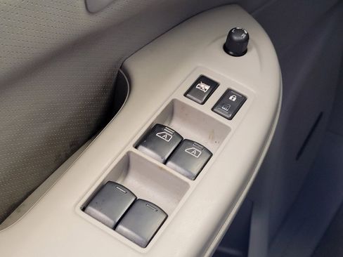 Used 2016 Nissan Quest Platinum image 25