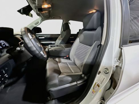 Used 2018 Toyota Tundra SR5 AWD/4WD image 15