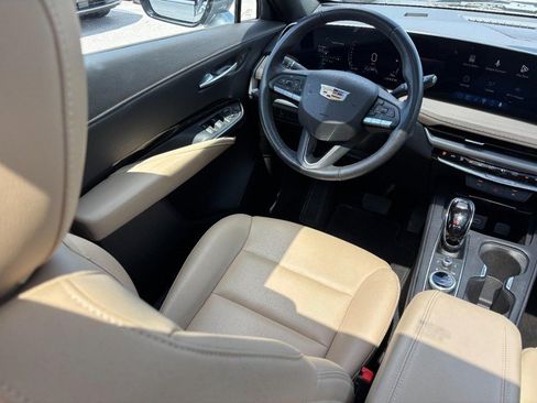 Used 2024 Cadillac XT4 Luxury FWD image 12