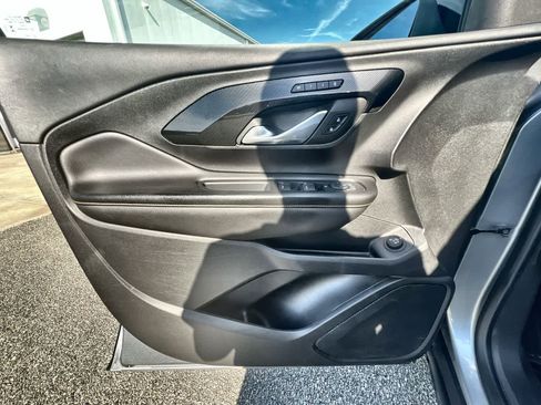 Used 2023 GMC Terrain AT4 image 21