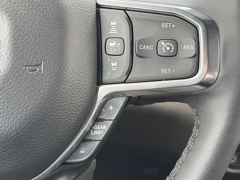 Used 2025 RAM 1500 Laramie AWD/4WD image 27