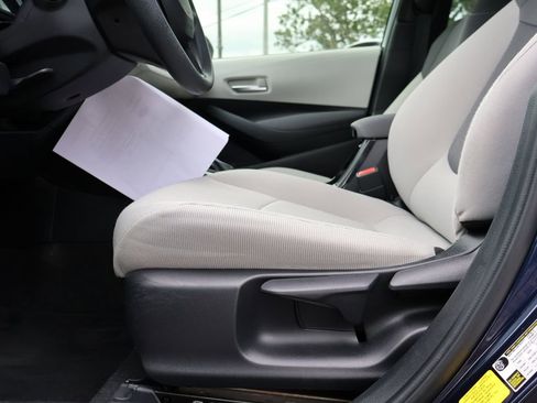 Used 2020 Toyota Corolla LE FWD image 27