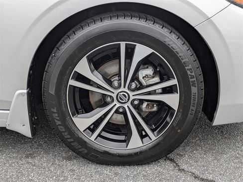 Used 2020 Nissan Sentra SV image 11