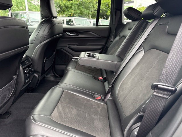 Used 2023 Jeep Grand Cherokee Altitude AWD/4WD image 20