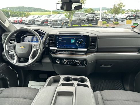 Used 2023 Chevrolet Silverado 1500 LT AWD/4WD image 18