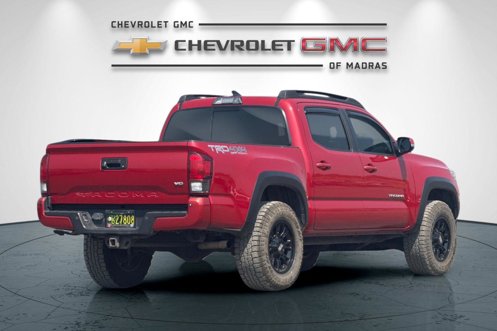 Used 2019 Toyota Tacoma TRD Off-Road AWD/4WD image 3