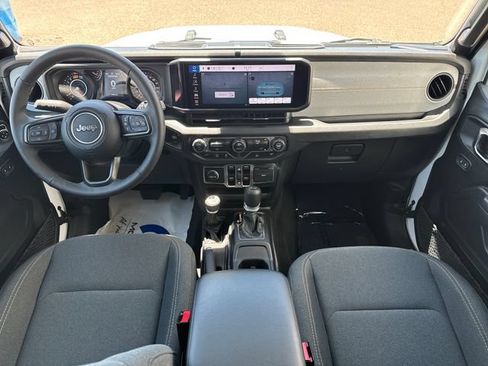 Used 2025 Jeep Wrangler Unlimited Sport AWD/4WD image 12