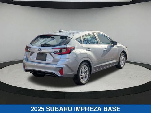 Certified 2025 Subaru Impreza 2.0i image 4