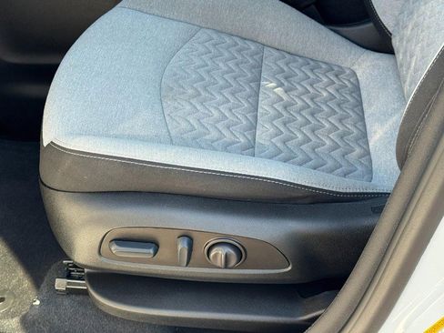 Used 2022 Chevrolet Equinox LS w/ LS Convenience Package image 23