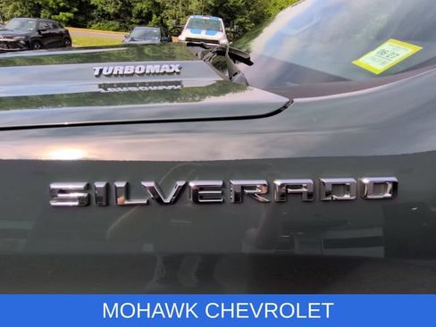 Used 2025 Chevrolet Silverado 1500 LT AWD/4WD image 32