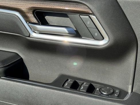 Used 2025 Chevrolet Silverado 1500 LT AWD/4WD image 24