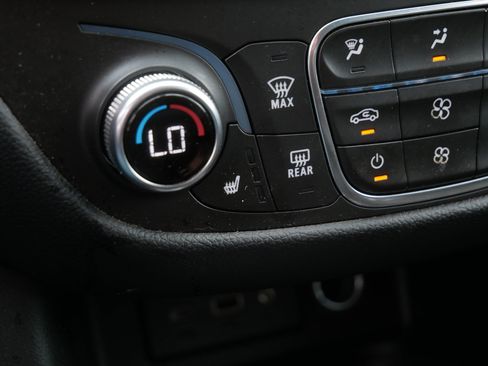 Used 2019 Chevrolet Equinox LT AWD/4WD image 30