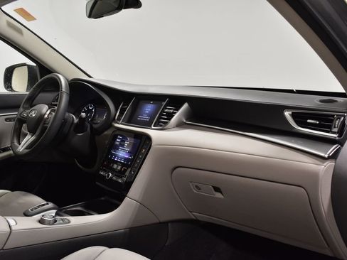 Certified 2025 INFINITI QX50 Luxe image 32