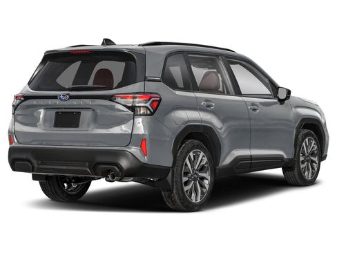 Used 2025 Subaru Forester Touring AWD/4WD image 2