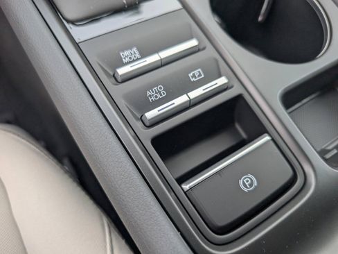 Used 2025 Hyundai Sonata SE FWD image 32