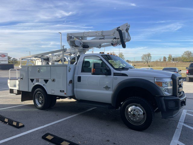 Used 2016 Ford F550 4x4 Regular Cab Super Duty image 4