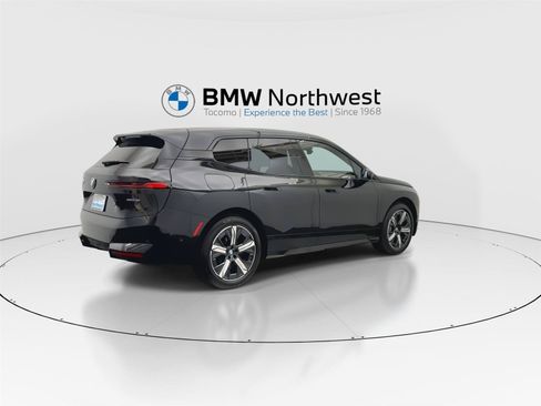 Used 2026 BMW iX xDrive60 AWD/4WD image 3